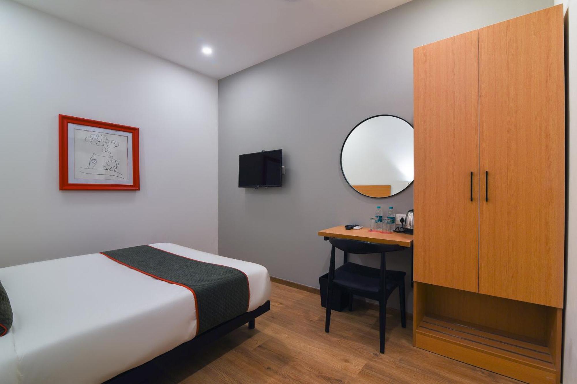 De Pacific Suite Near Delhi Airport 뉴델리 외부 사진